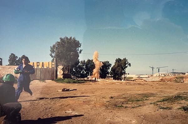 Foto antigua de una explosión