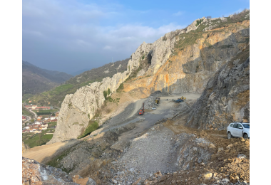 Nuevo proyecto de perforación y voladura en la cantera Reguerón, en Levinco (Aller, Asturias).