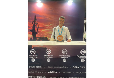 GRACIAS por visitar nuestro stand. Éxito total a la clausura de la V edición del MMH. Profesionales como el Ingeniero en Minas,  Jonhatan González fue invitado como congresista representando a Perforaciones Noroeste.